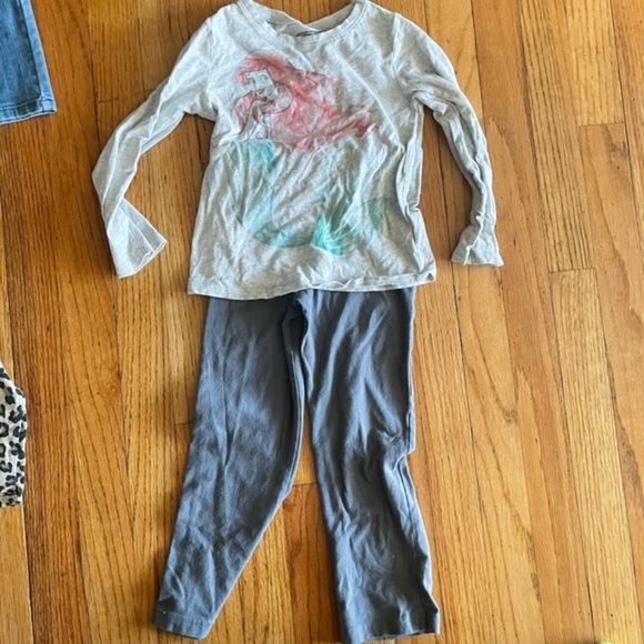 4 complete outfits /girls 4 - Picture 6 of 6